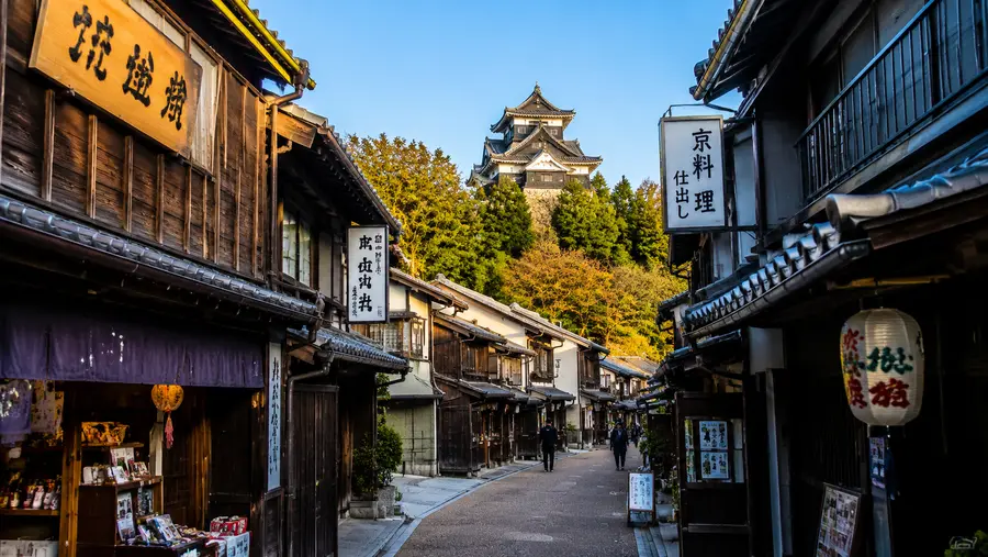 Exploring Inuyama Castle Town & Showa Alley