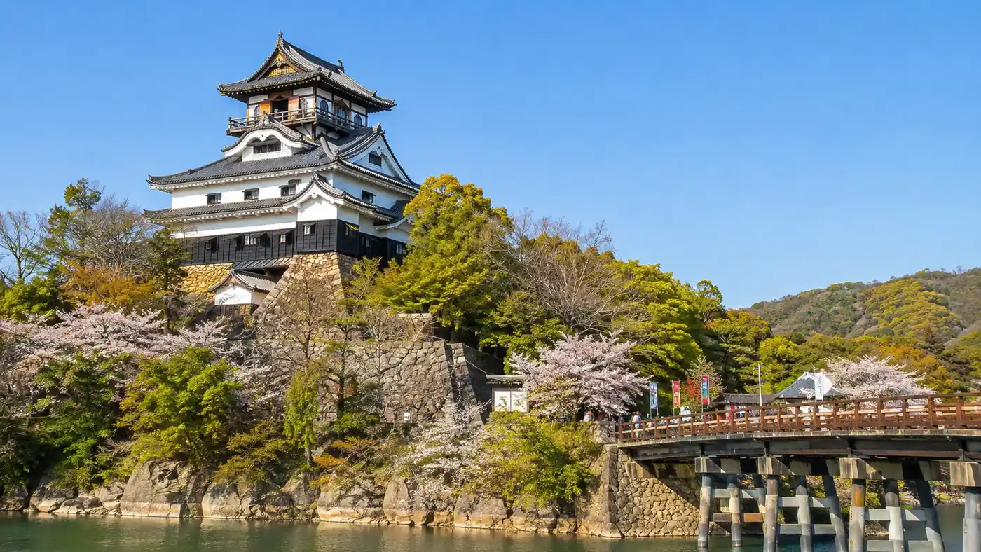 Inuyama Castle History, Facts & Interior Guide