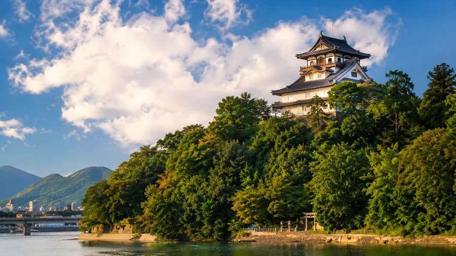 Castelo de Inuyama vs. Castelo de Hikone: Uma Comparação